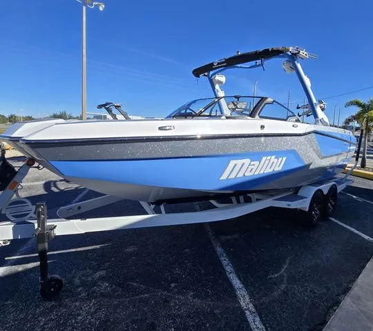 Slide: The Image of Malibu Wakesetter MXZ 24 MXZ 2026 - 6