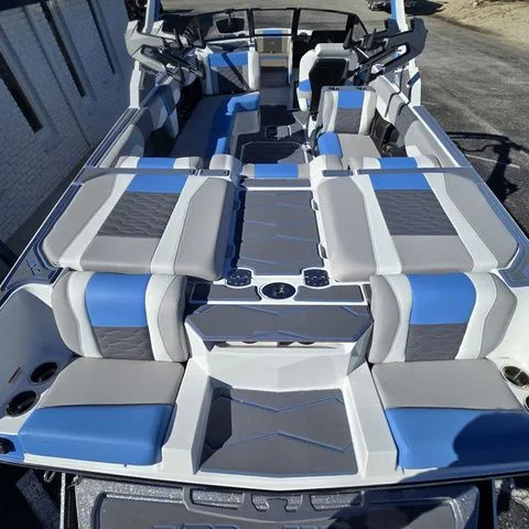 Slide: The Image of Malibu Wakesetter MXZ 24 MXZ 2026 - 9
