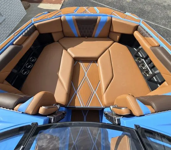 Slide: The Image of Malibu M Series M230 2026 - 13