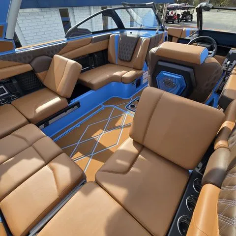 Slide: The Image of Malibu M Series M230 2026 - 19