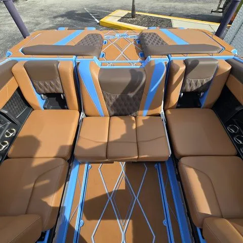 Slide: The Image of Malibu M Series M230 2026 - 20