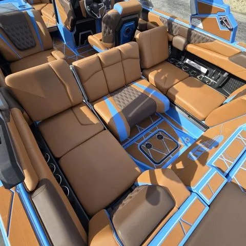 Slide: The Image of Malibu M Series M230 2026 - 25