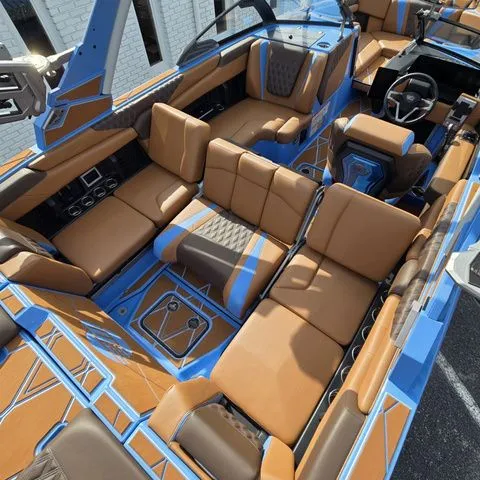 Slide: The Image of Malibu M Series M230 2026 - 26