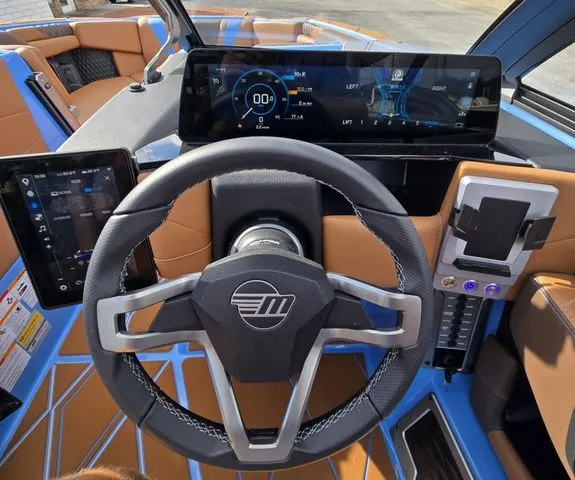 Slide: The Image of Malibu M Series M230 2026 - 30