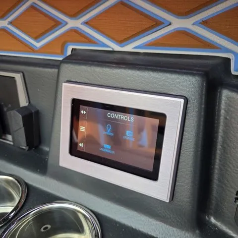 Slide: The Image of Malibu M Series M230 2026 - 31