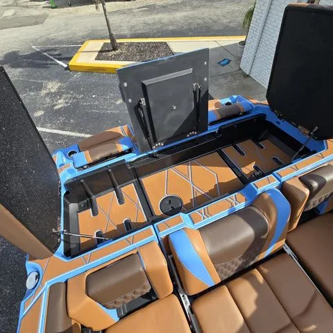 Slide: The Image of Malibu M Series M230 2026 - 37