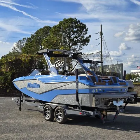 Slide: The Image of Malibu M Series M230 2026 - 40