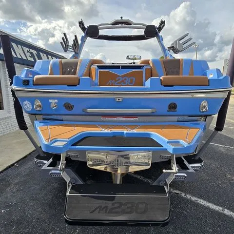 Slide: The Image of Malibu M Series M230 2026 - 7