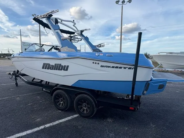 Slide: The Image of Malibu Wakesetter LSV 22 LSV 2026 - 5