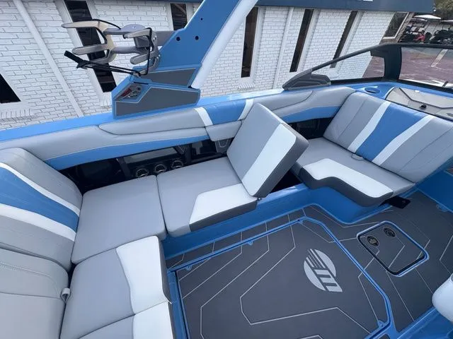 Slide: The Image of Malibu Wakesetter LSV 22 LSV 2026 - 9