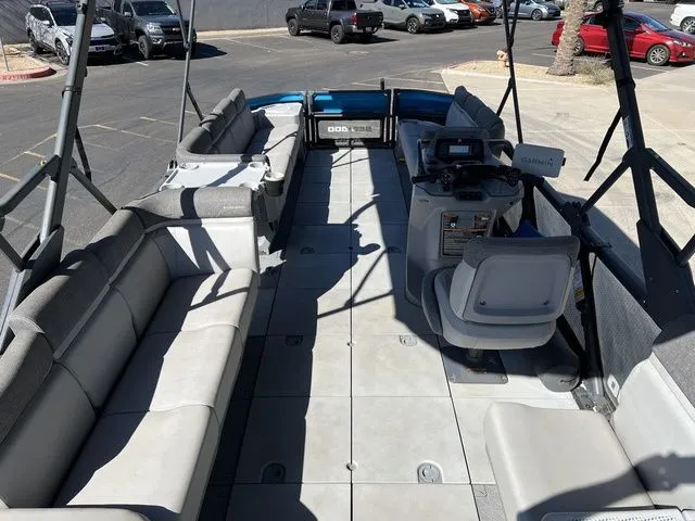 Slide: The Image of Sea-Doo Switch Cruise 21 2022 - 10