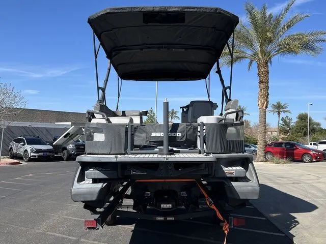 Slide: The Image of Sea-Doo Switch Cruise 21 2022 - 3