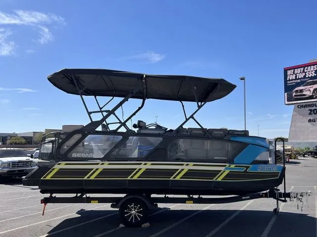 Slide: The Image of Sea-Doo Switch Cruise 21 2022 - 5