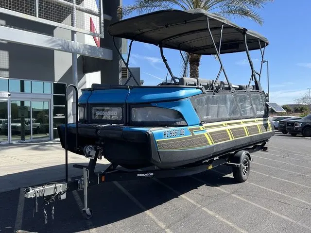 Slide: The Image of Sea-Doo Switch Cruise 21 2022 - 8