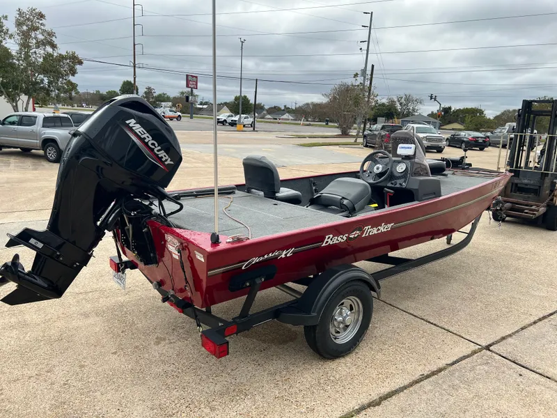 Slide: The Image of Tracker Bass Tracker Classic XL 2023 - 4