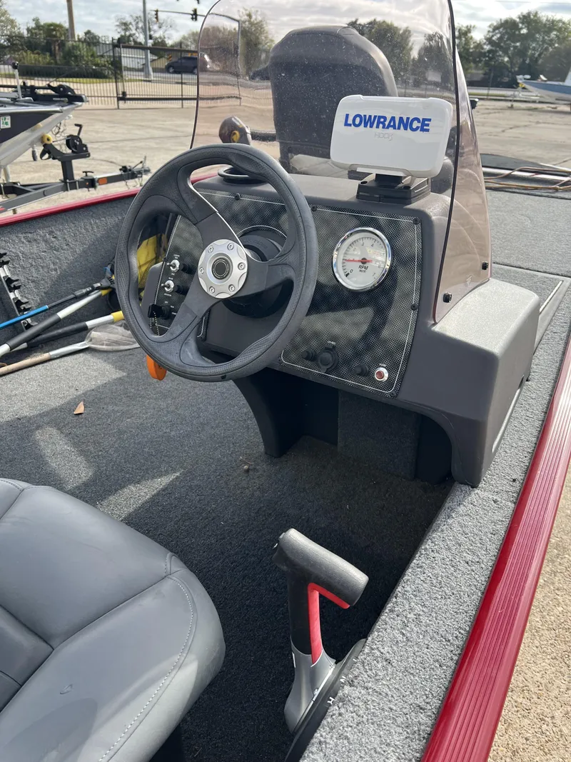 Slide: The Image of Tracker Bass Tracker Classic XL 2023 - 6