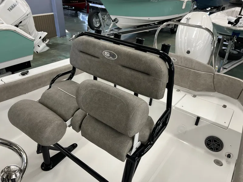 Slide: The Image of Sea Hunt Ultra 229 2026 - 10