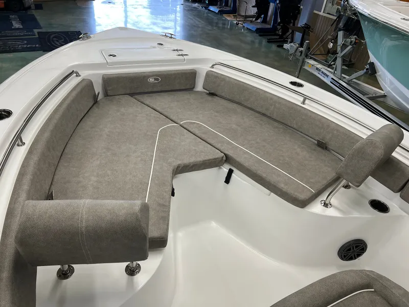 Slide: The Image of Sea Hunt Ultra 229 2026 - 15