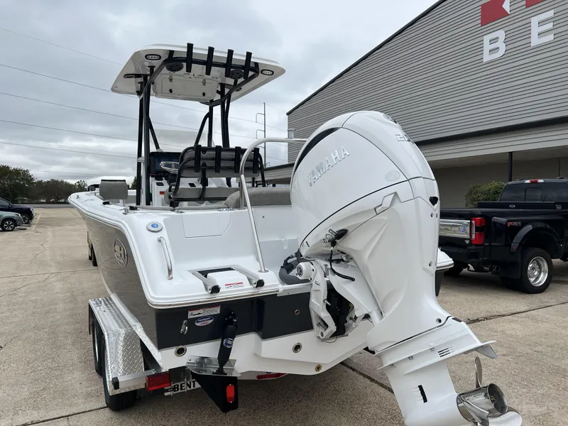 Slide: The Image of Sea Hunt Ultra 229 2026 - 3