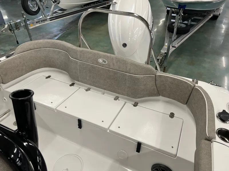 Slide: The Image of Sea Hunt Ultra 229 2026 - 8