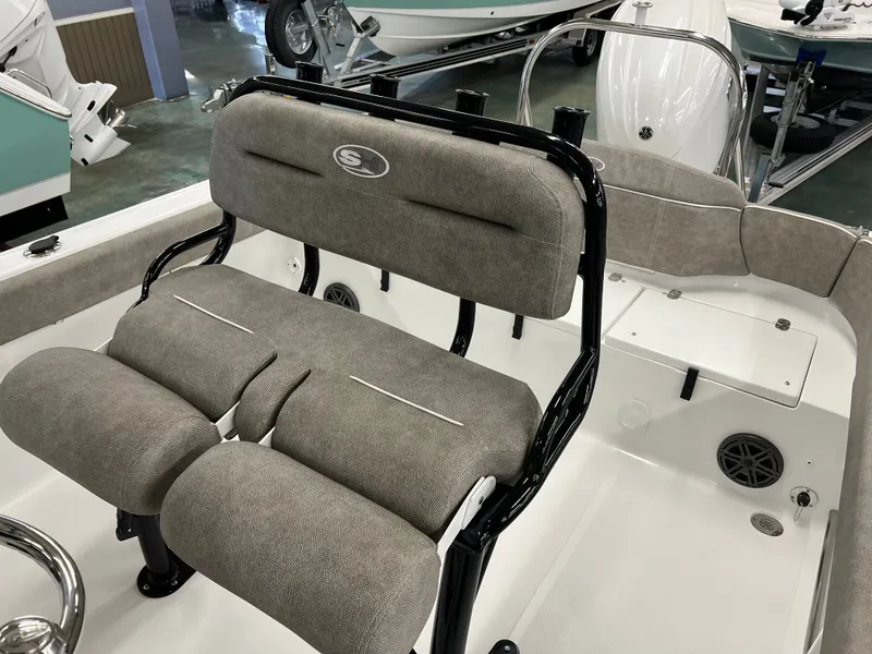 Slide: The Image of Sea Hunt Ultra 229 2026 - 9