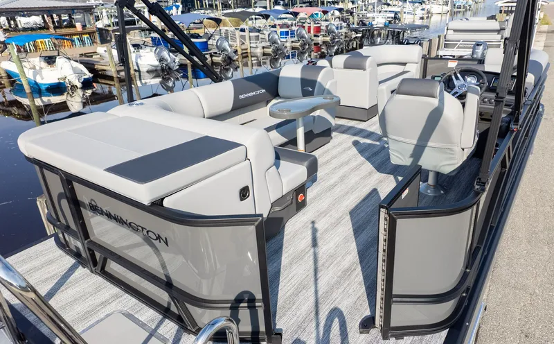 Slide: The Image of Bennington 21 S CRUISE 2026 - 8