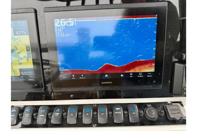 Slide: The Image of Garmin fishfinder display on 2022 Sea Hunt BX 22 BR boat dashboard. - 34
