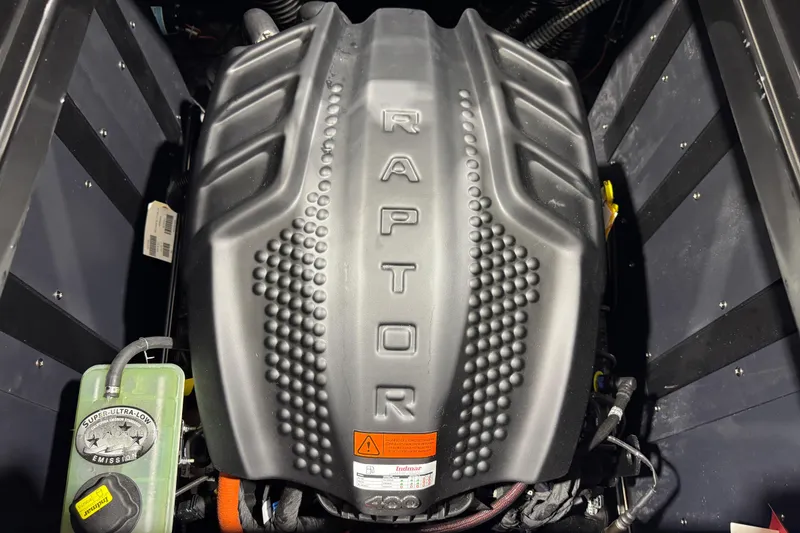 Slide: The Image of 2026 Moomba Max engine featuring Raptor branding and super ultra-low emission system. - 15