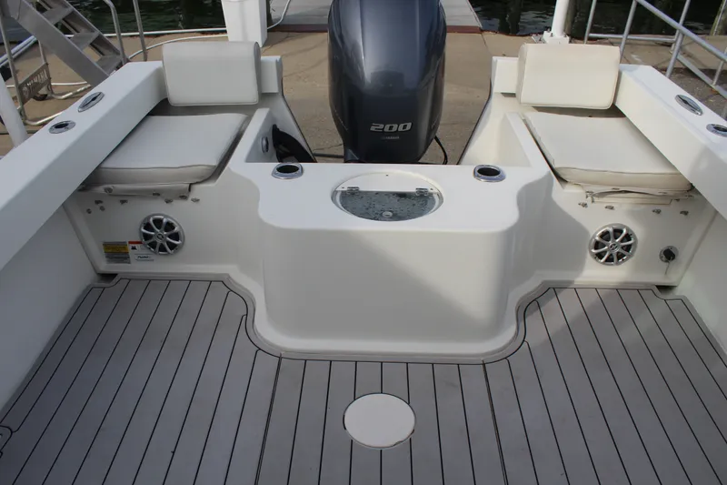 Slide: The Image of Parker Marine 2120 Sport Cabin 2014 - 11