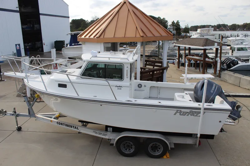 Slide: The Image of Parker Marine 2120 Sport Cabin 2014 - 4