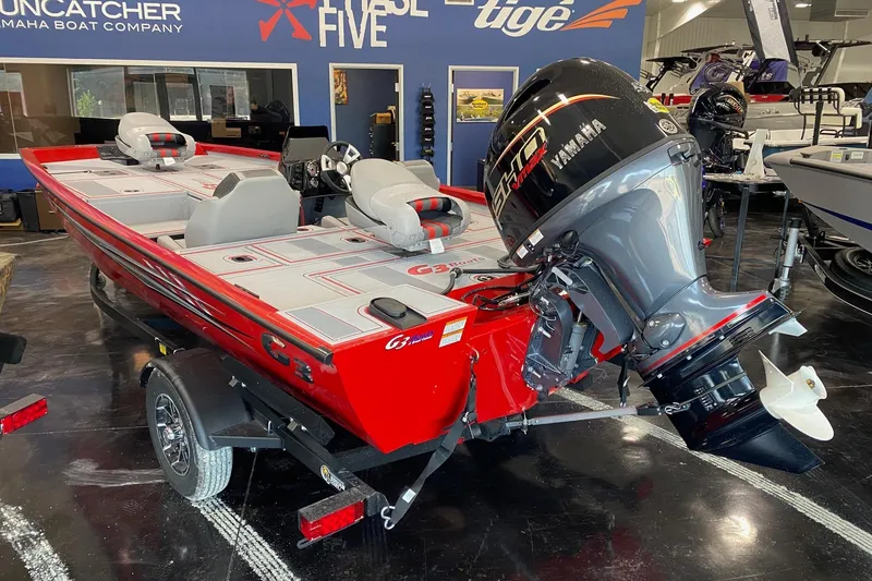 Slide: The Image of 2026 G3 Sportsman 1710 SE boat with Yamaha motor in showroom. - 3