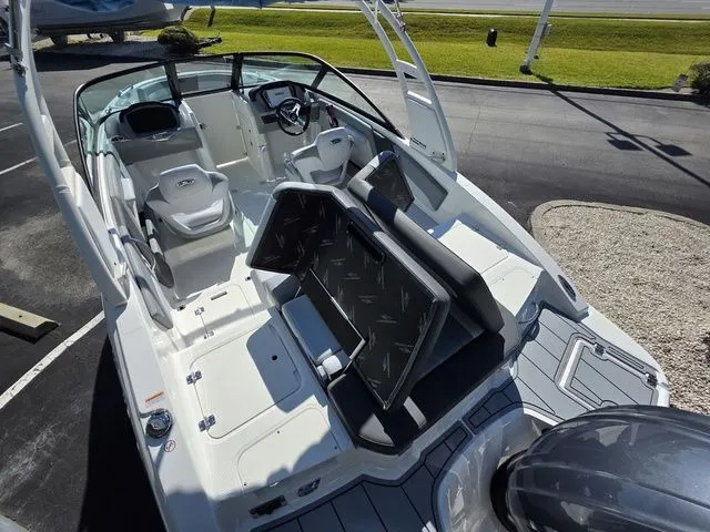 Slide: The Image of Chaparral 21 SSi OB 2026 - 11