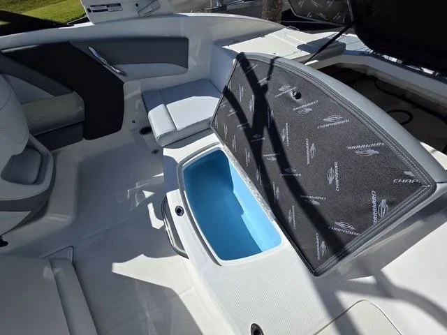 Slide: The Image of Chaparral 21 SSi OB 2026 - 15