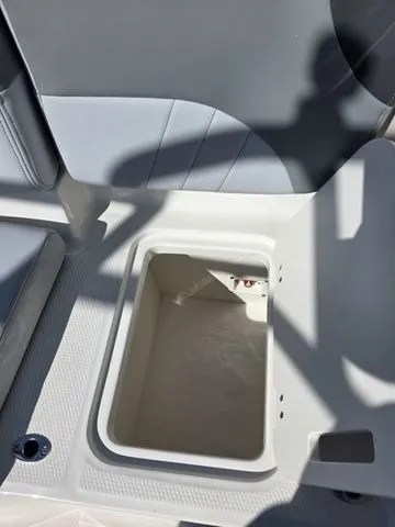 Slide: The Image of Chaparral 21 SSi OB 2026 - 16