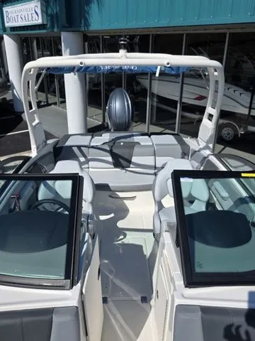 Slide: The Image of Chaparral 21 SSi OB 2026 - 23