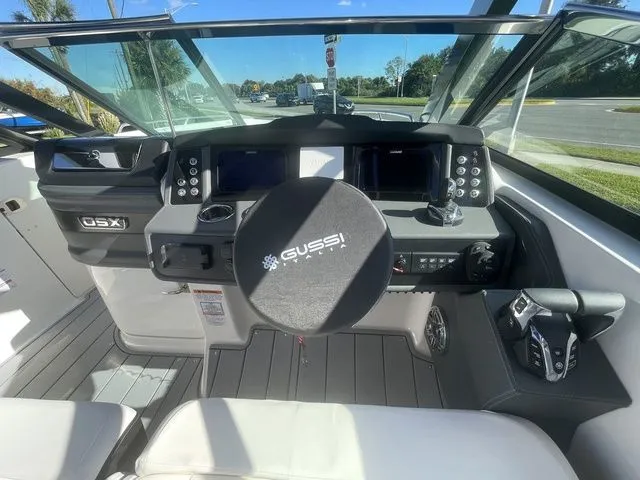 Slide: The Image of Chaparral 280 OSX 2026 - 10