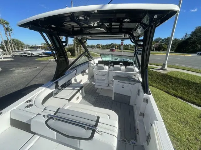 Slide: The Image of Chaparral 280 OSX 2026 - 18