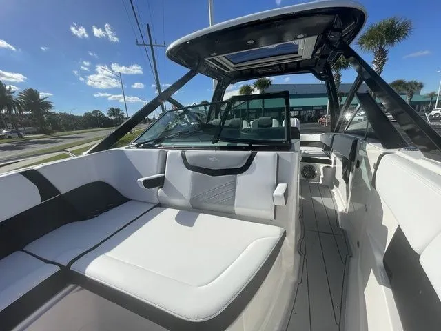 Slide: The Image of Chaparral 280 OSX 2026 - 7