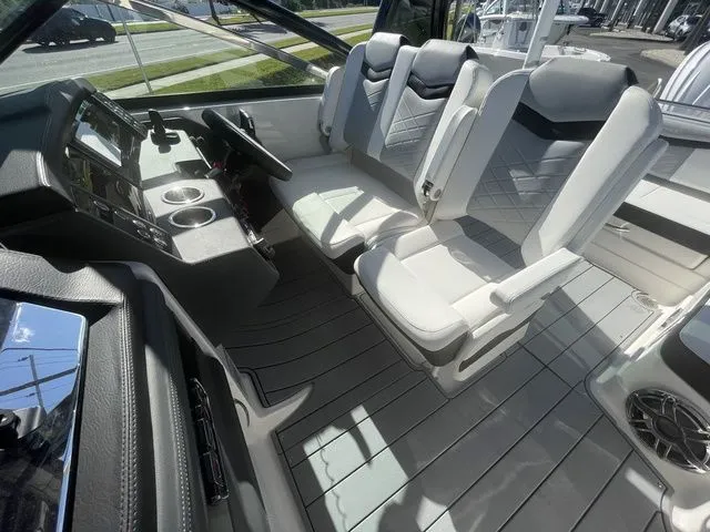 Slide: The Image of Chaparral 280 OSX 2026 - 8