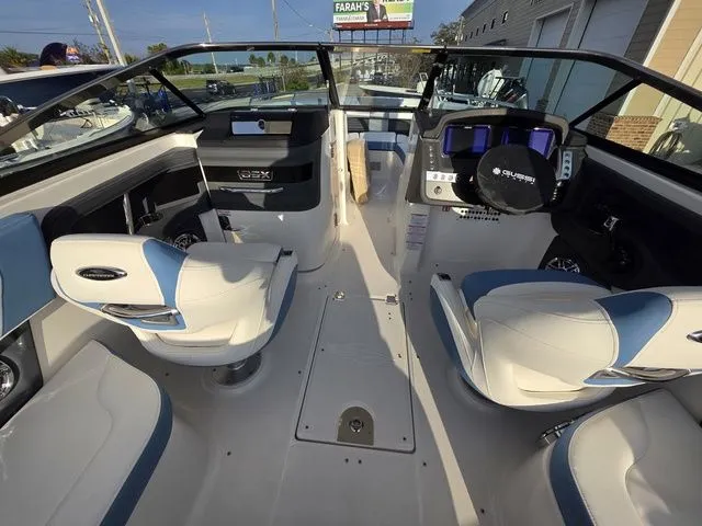 Slide: The Image of Chaparral 270 OSX 2026 - 19