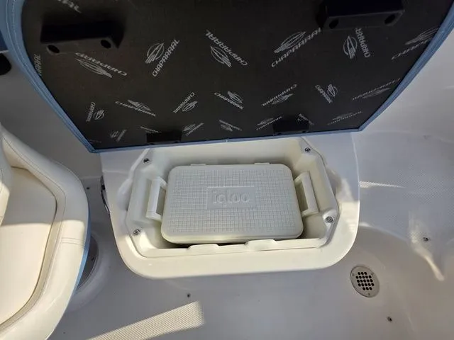 Slide: The Image of Chaparral 270 OSX 2026 - 33