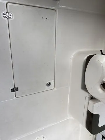 Slide: The Image of Robalo R227 Dual Console 2021 - 27