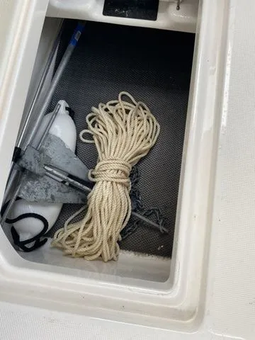 Slide: The Image of Robalo R227 Dual Console 2021 - 28