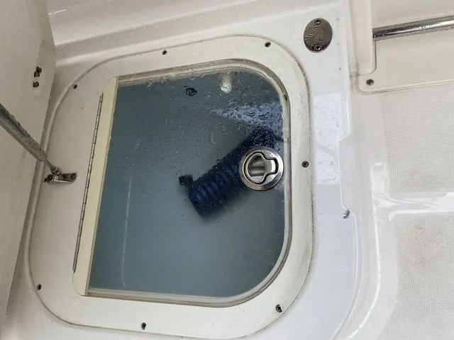 Slide: The Image of Robalo R227 Dual Console 2021 - 30