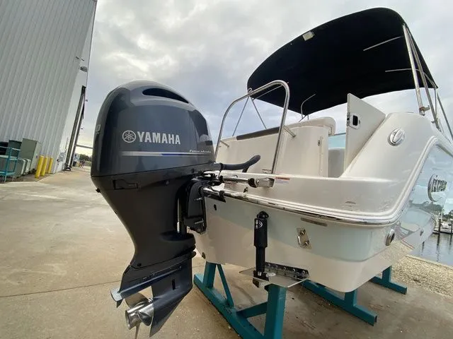 Slide: The Image of Robalo R227 Dual Console 2021 - 7