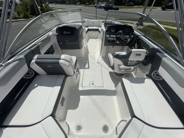 Slide: The Image of Chaparral 230 Suncoast 2019 - 12