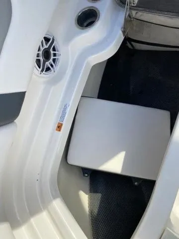 Slide: The Image of Chaparral 230 Suncoast 2019 - 34