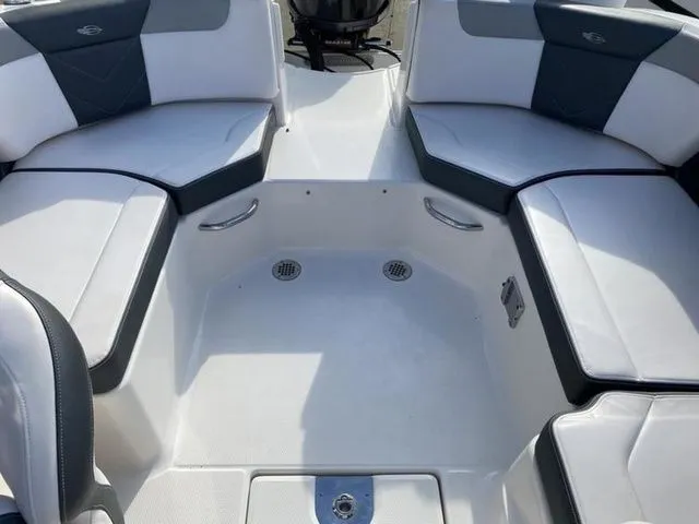 Slide: The Image of Chaparral 230 Suncoast 2019 - 4