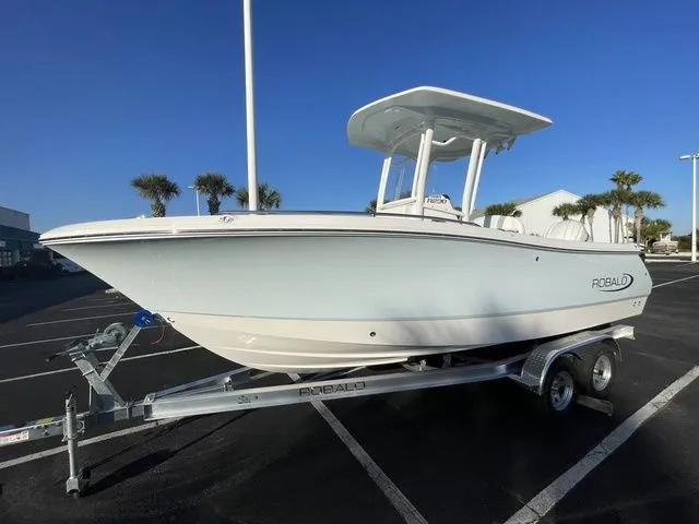 Slide: The Image of Robalo R230 Center Console 2026 - 1