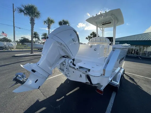Slide: The Image of Robalo R230 Center Console 2026 - 3